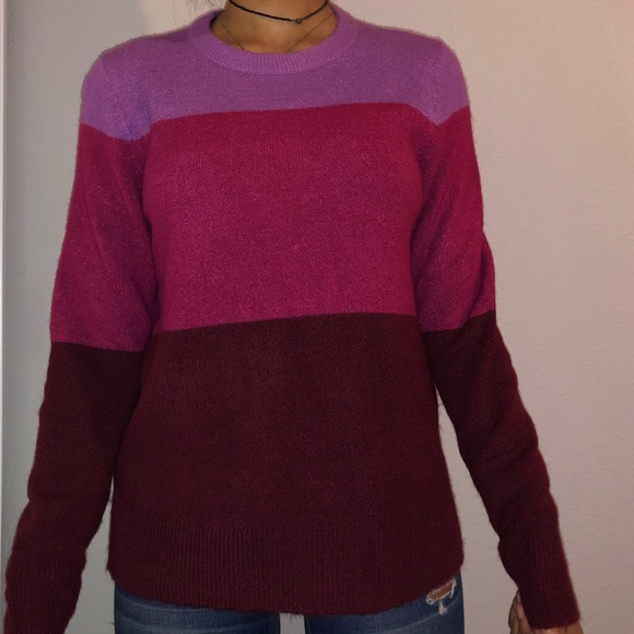 Old Navy Sweater - Picture 1 of 2